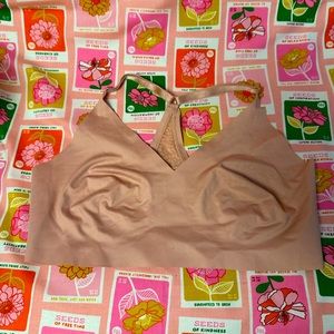 SOLD Victoria’s Secret smooth, racerback bralette